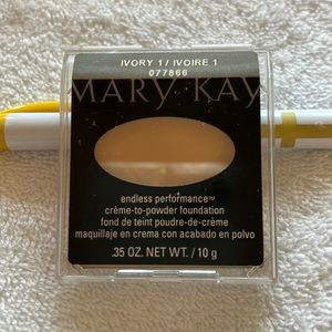 Endless performance crème to powder foundation